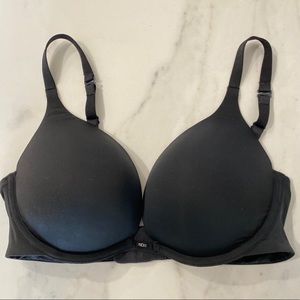 Victoria’s Secret 34D black push up bra